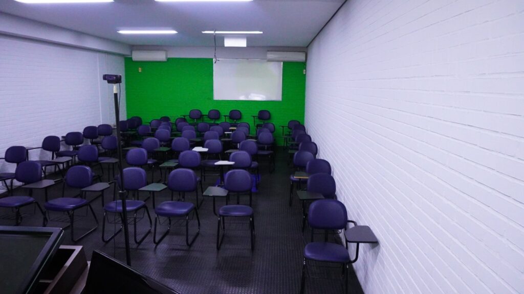 Sala de Aula 3.1 - Faculdade Falcão